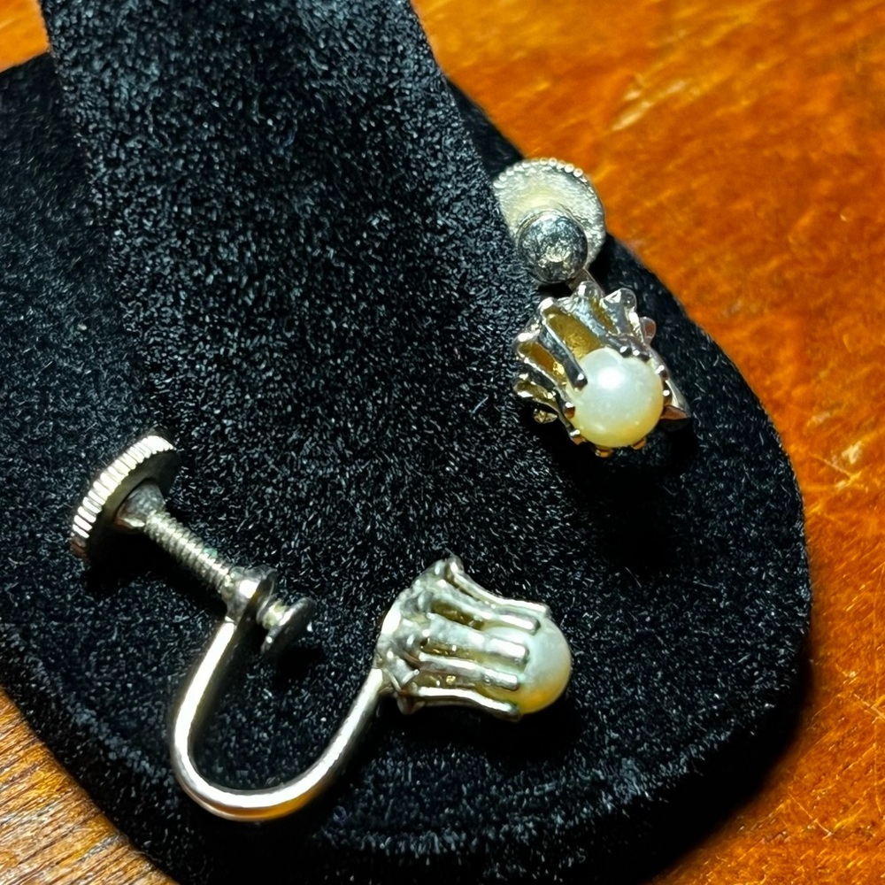 Elegant Vintage Silver plated and Faux Pearl Clip-On Earrings